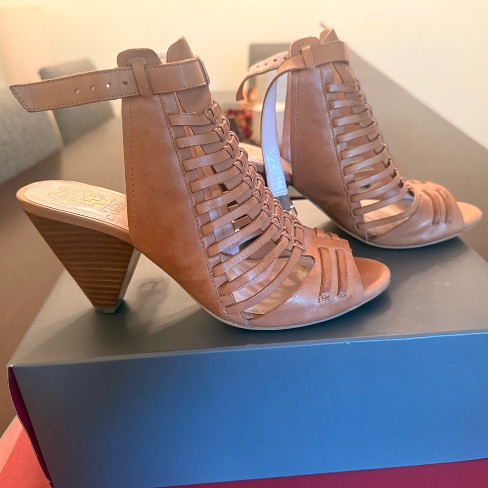 Modern strappy sandal with geometric heel